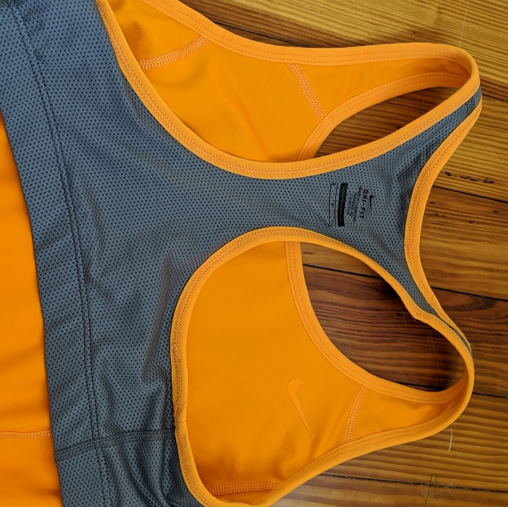 Nike Dri Fit Running Tank w/ Bra - Picture 5 of 6